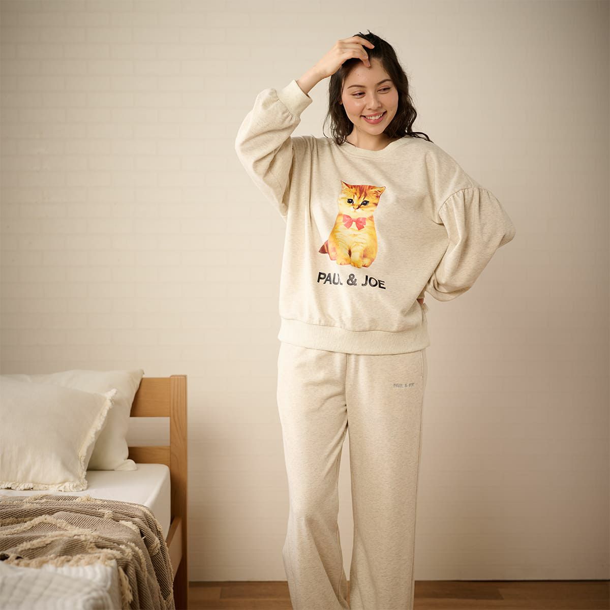 【新品】ポール＆ジョー　秋冬ネル地ネコ型ロゴワッペンパジャマ（M)レッド 新品】ポール＆ジョー 秋冬ネル地ネコ型ロゴワッペンパジャマ（M